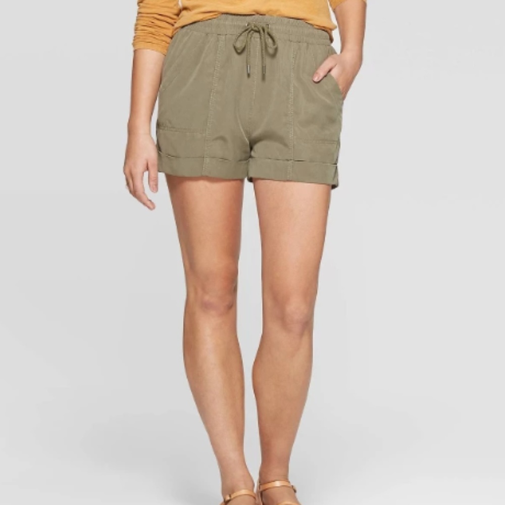 Universal Thread khaki utility shorts